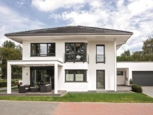 Moderne Einfamilienhaus Stadtvilla mit Garage & Walmdach Architektur - Fertighaus bauen Ideen WeberHaus City-Life Haus 250 - HausbauDirekt.de