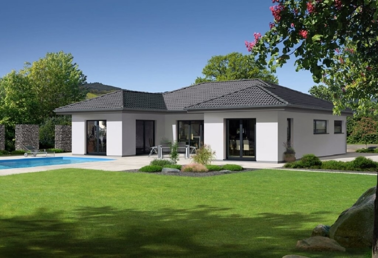 Bungalow Elegance 135 W mit Walmdach