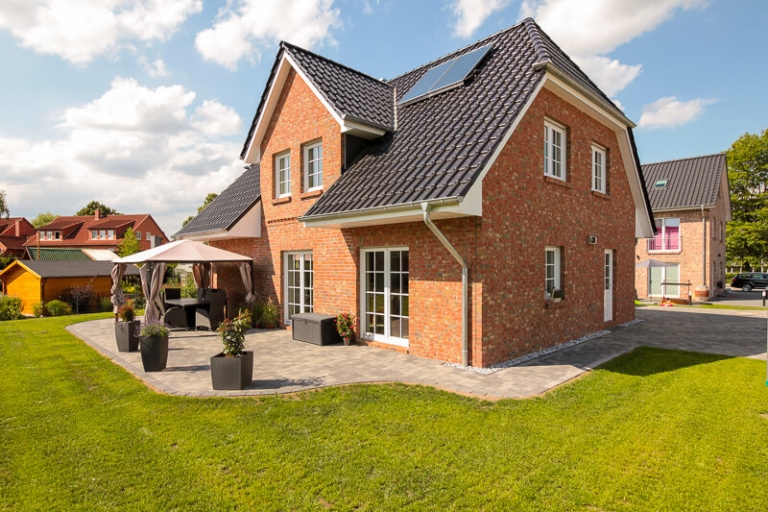 Friesenhaus mit Kapitänsgiebel