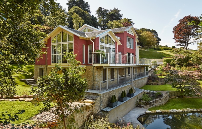 Satteldachhaus mit Balkon