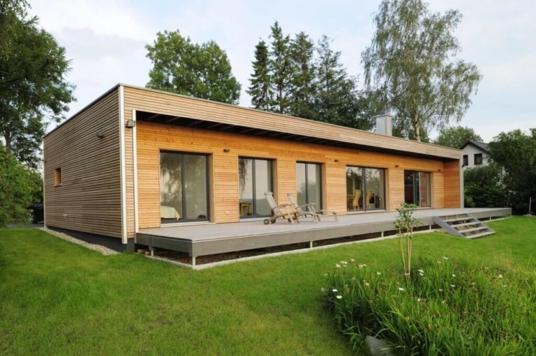 Moderner Bungalow mit Flachdach