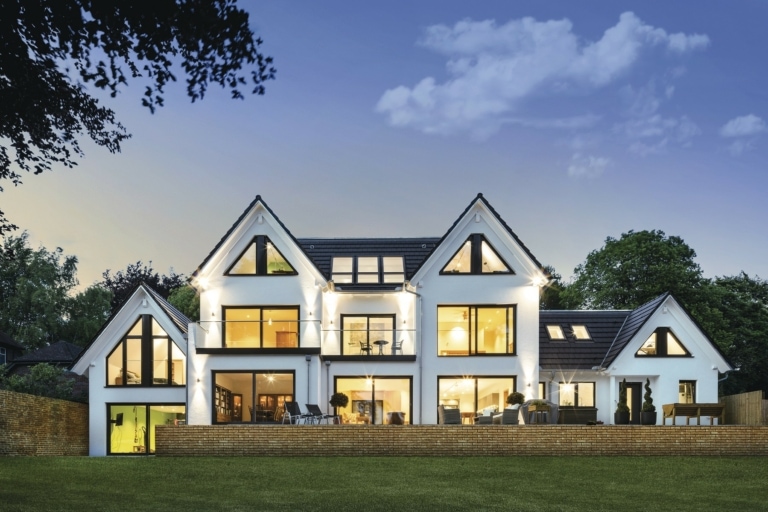 Luxuriöse Landhaus Villa modern im englischen Stil