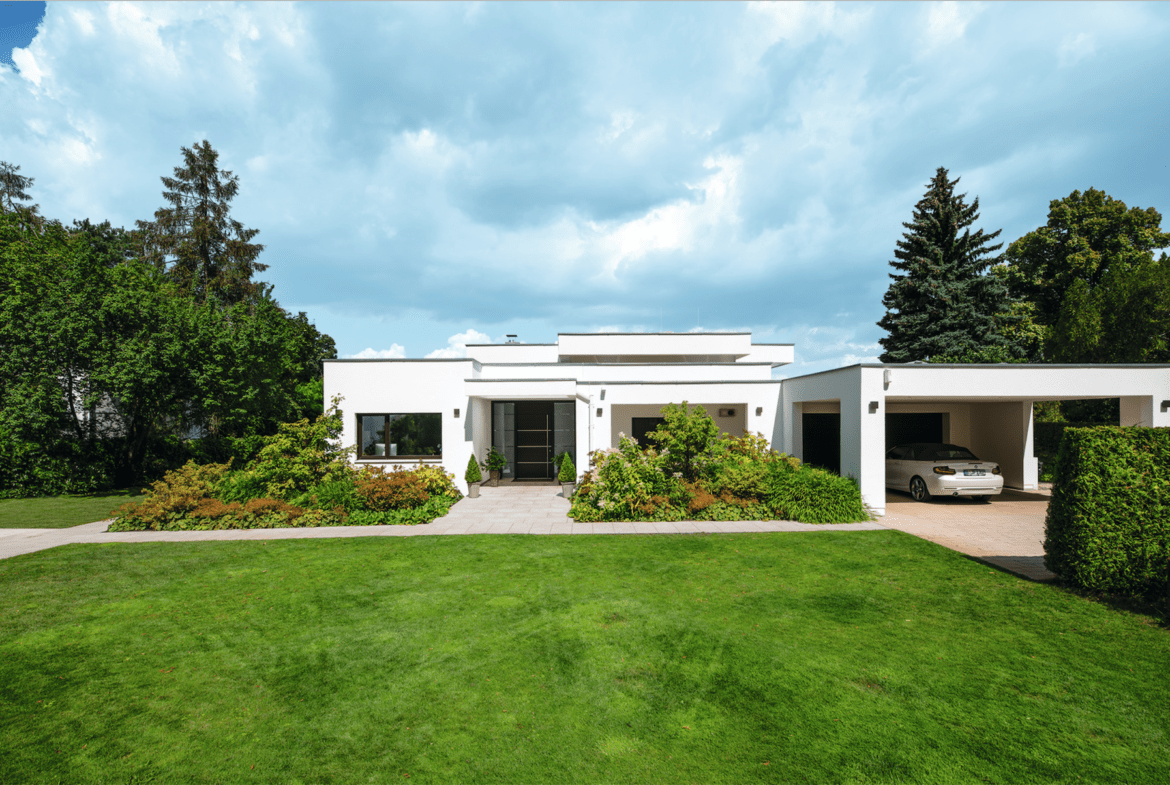 Moderner Bungalow mit Flachdach & Garage HausbauDirekt.de