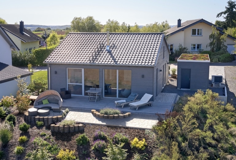 Bungalow Haus BIEKER modern mit Garage