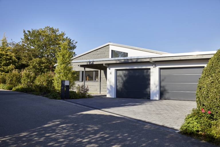 Bungalow Haus JEGER mit Doppelgarage