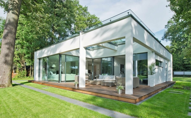 ebenLeben Winkelbungalow mit Flachdach