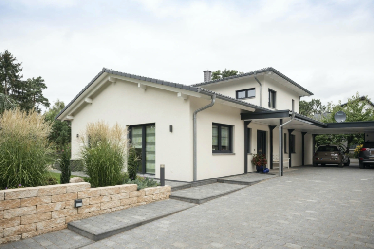 Winkelbungalow mit Satteldach und Wintergarten